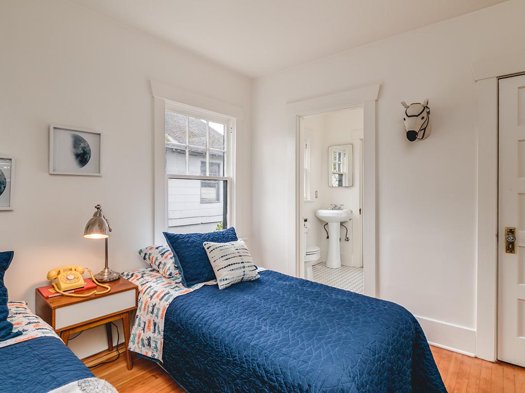 5722 NE 10th Ave, Portland-WEB-17.jpg