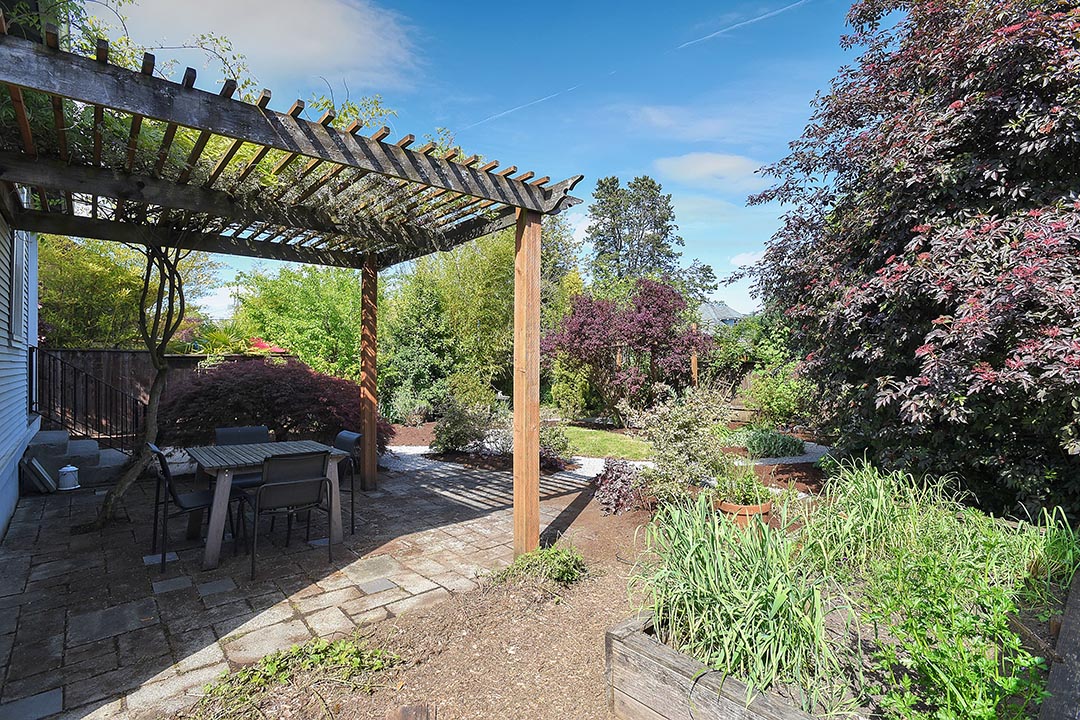 5818 N Concord Ave - Portland - 38.jpg