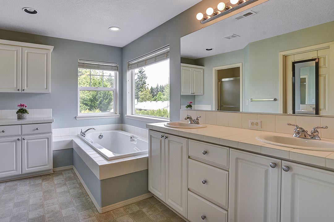 6408 SW Fountain Grove Ter - Aloha-30.jpg