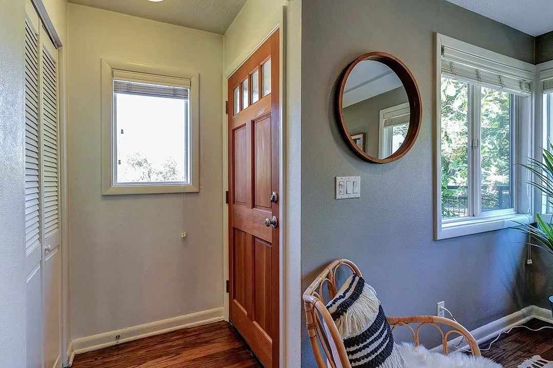 Darling Woodlawn Condo — Urban Nest Realty