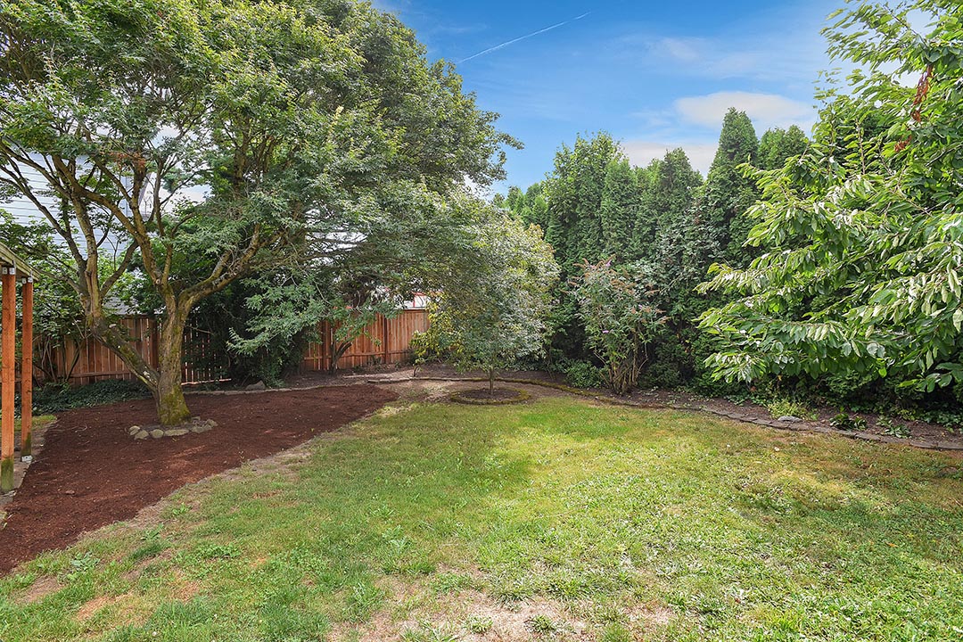8721 N Endicott Ave - Portland - 36.jpg