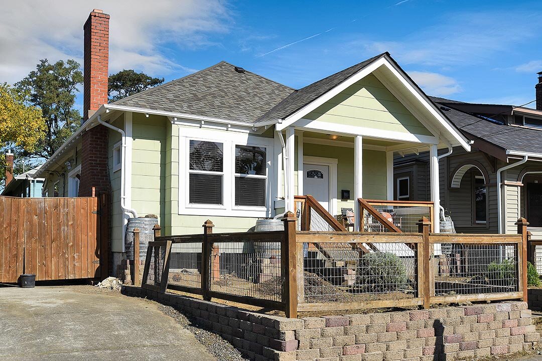 807 NE Holland St - Portland-02.jpg