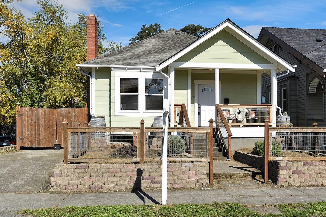 807 NE Holland St - Portland-03.jpg