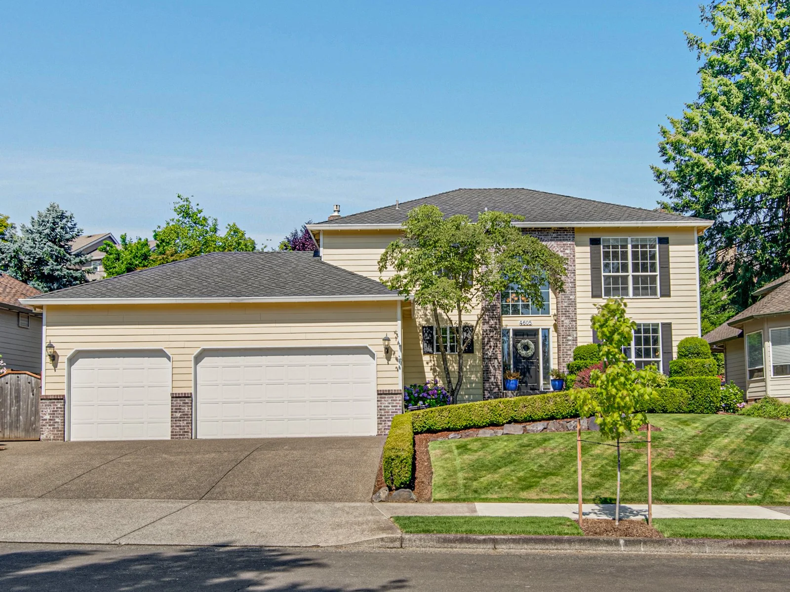 Terrific Tualatin Traditional in Fox Hill — Urban Nest Realty