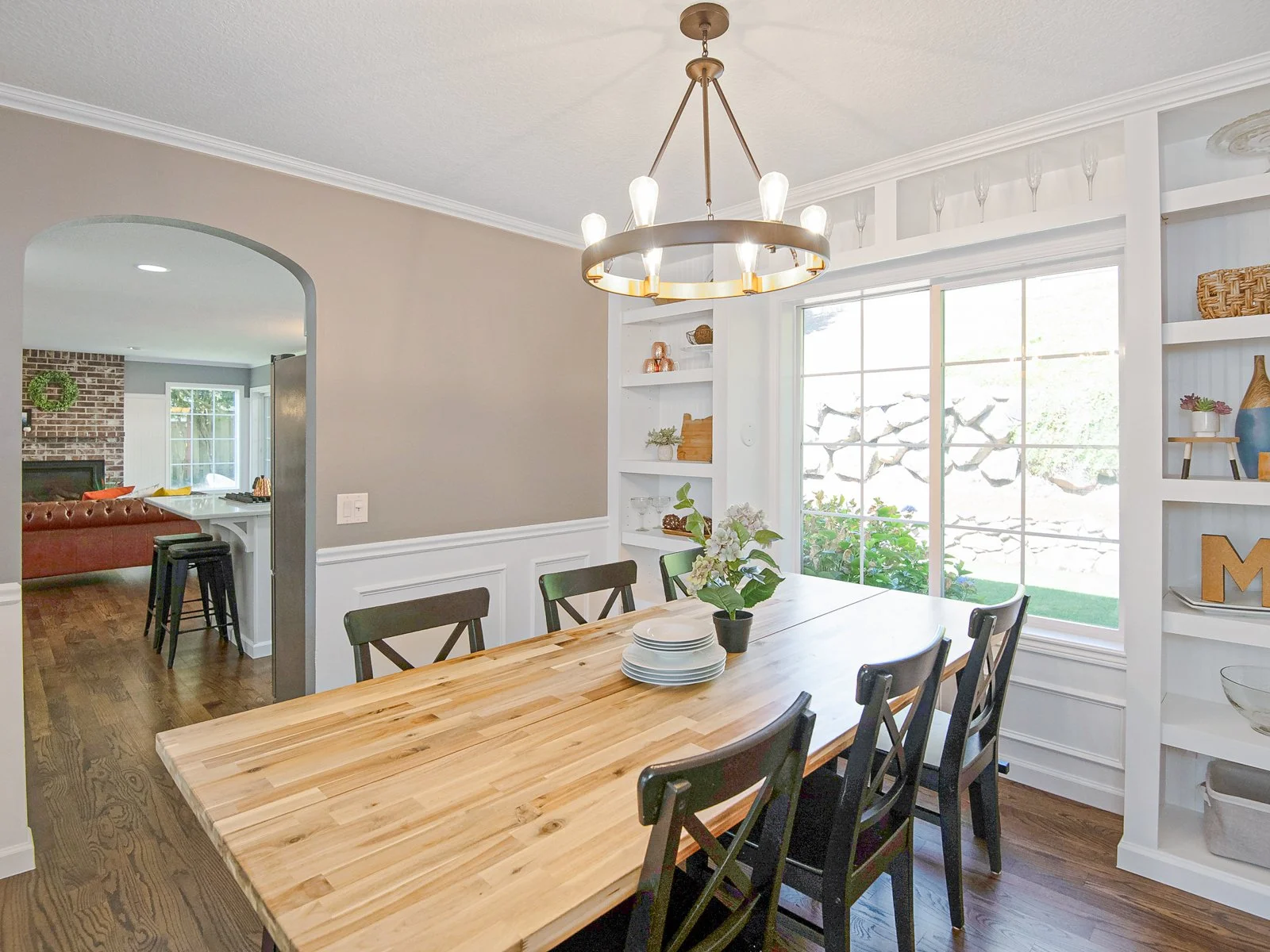 Terrific Tualatin Traditional in Fox Hill — Urban Nest Realty