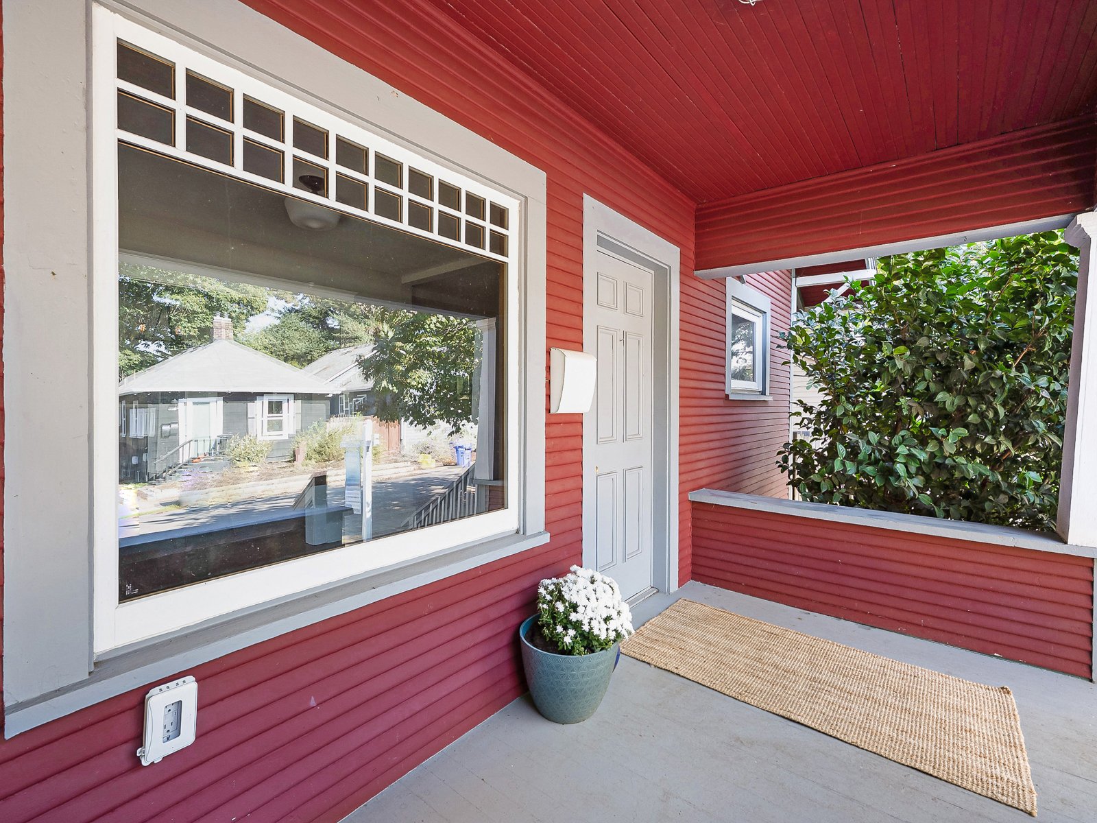 Dialed Farmhouse Bungalow in Kenton — Urban Nest Realty