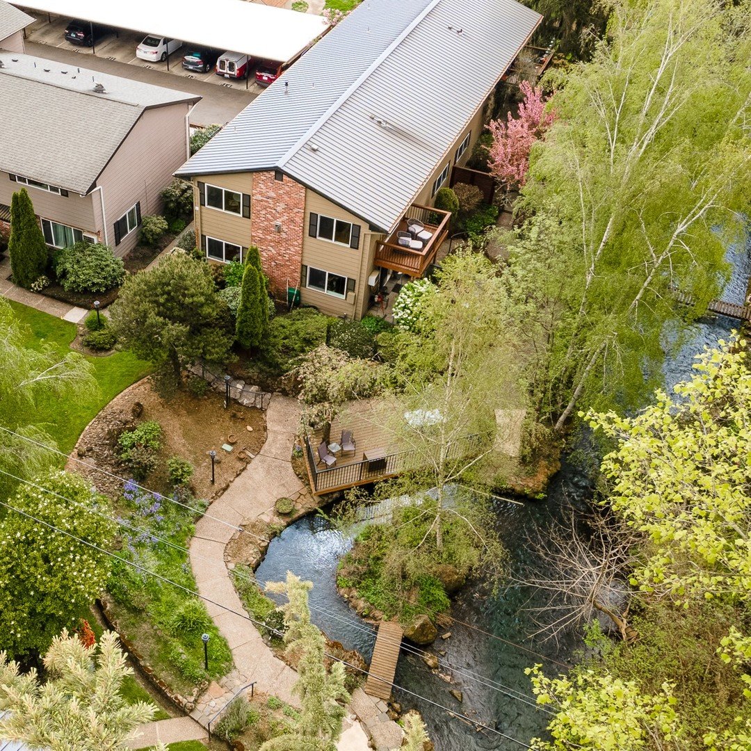 Nestled along the serene banks of Crystal Springs Creek, this top-level Sellwood condo offers a perfect blend of natural beauty and urban convenience. 

We can let the photos do the bulk of the talking here, but experience the allure of peaceful cree