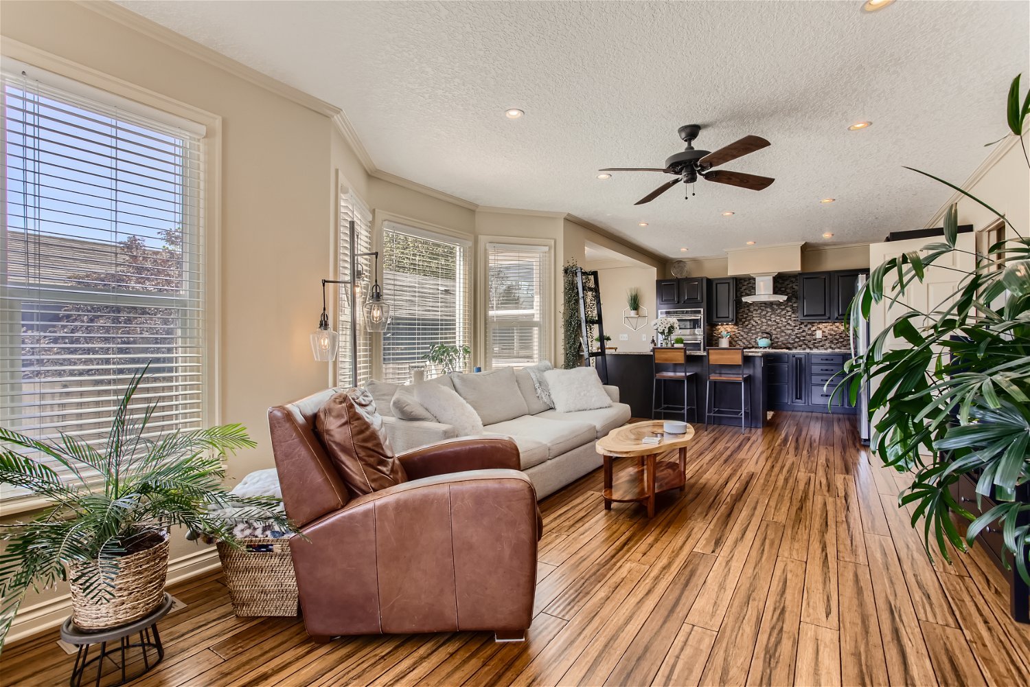 4025 SE 64th Ave - Web Quality - 013 - 07 Living Room.jpg