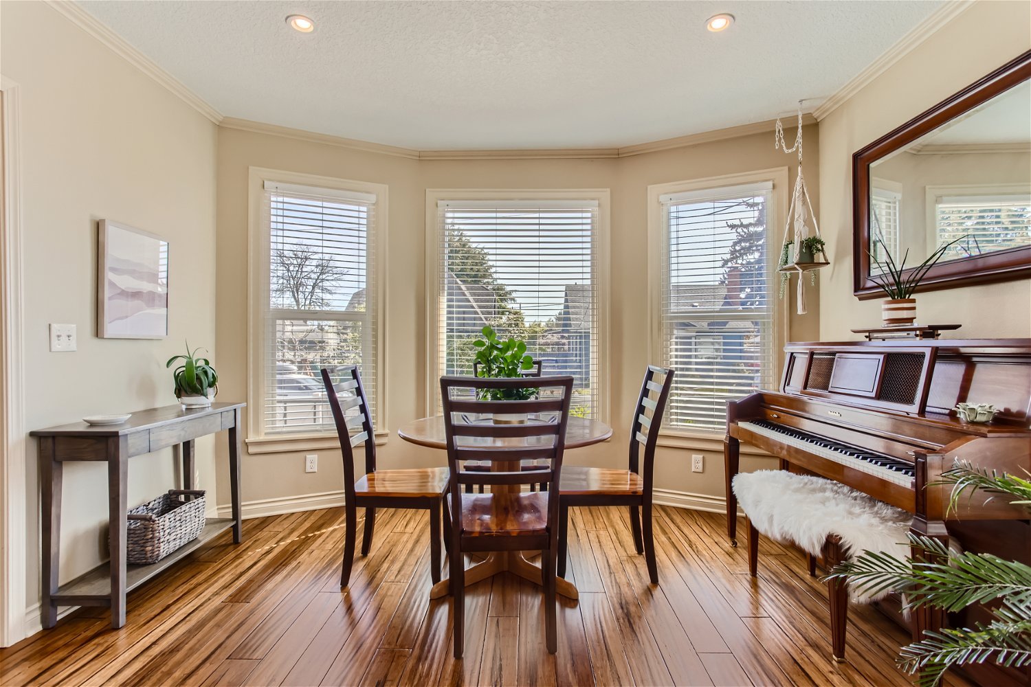 4025 SE 64th Ave - Web Quality - 015 - 09 Dining Room Feature.jpg