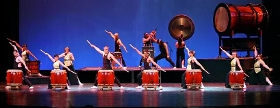 gtf08_pose_cropped_409w.jpg