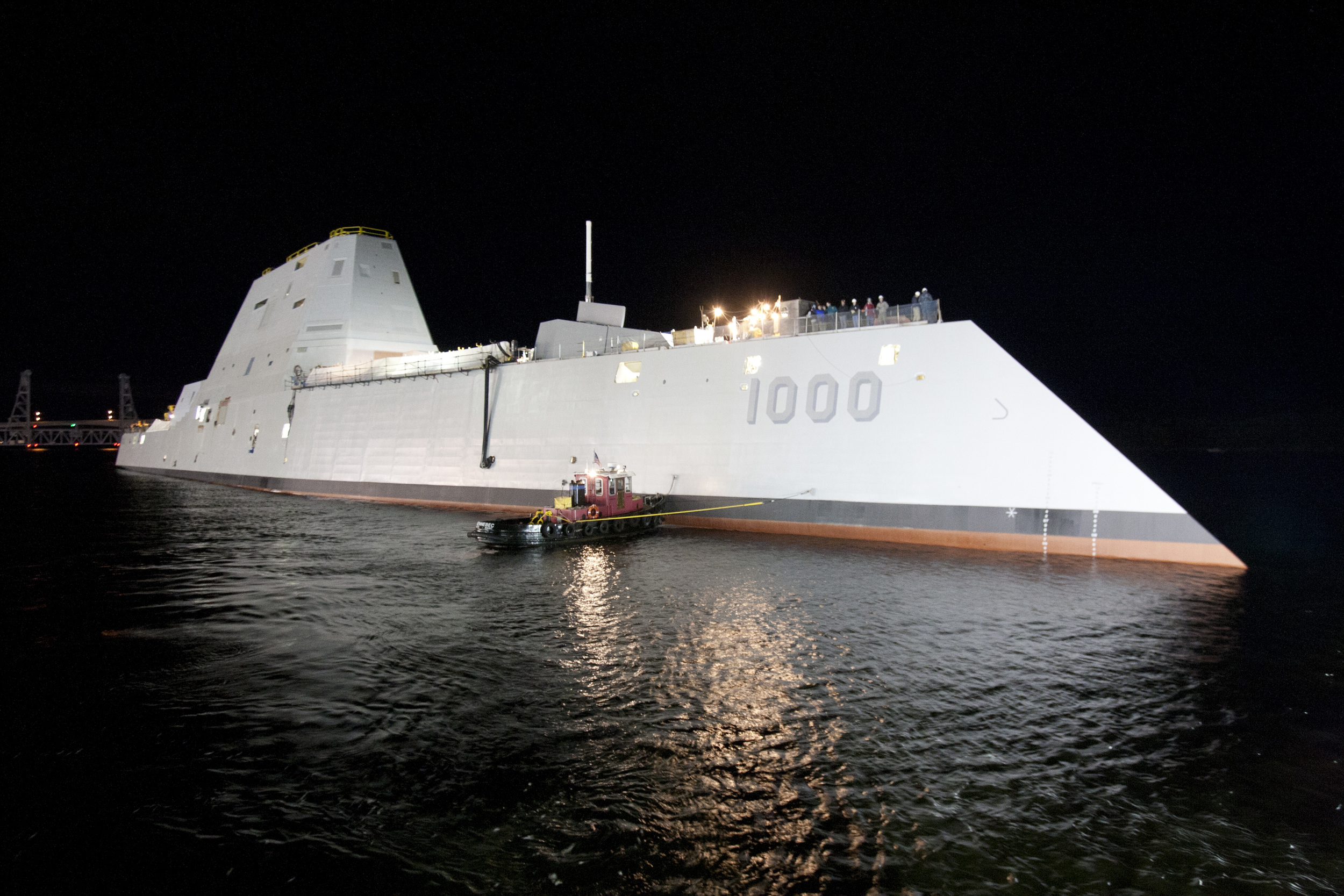 DDG 1000 USS Zumwalt.jpg