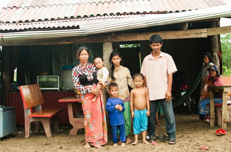 Som Kim with her family. Her teenage daughter is in the middle of the photo.