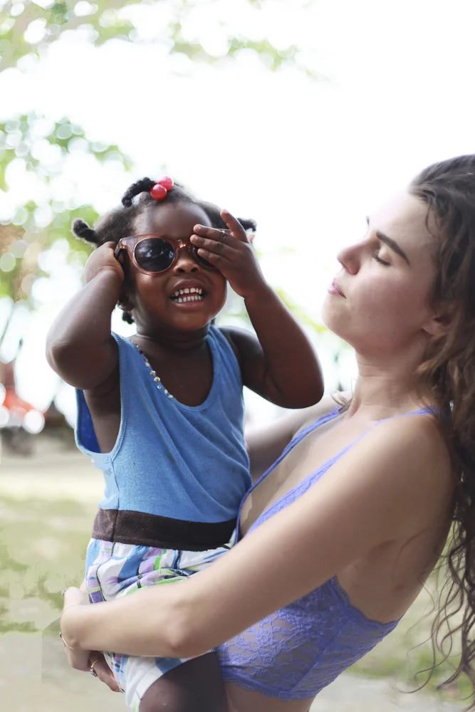 RAEN is a classics-driven, boutique eyewear brand from California. Their products are primarily inspired by the adventurous spirit, so naturally I took a few along with me on my two month excursion across Jamaica. This is Freya and her adorably tiny friend on set at our favorite locals beach in Jamaica.
