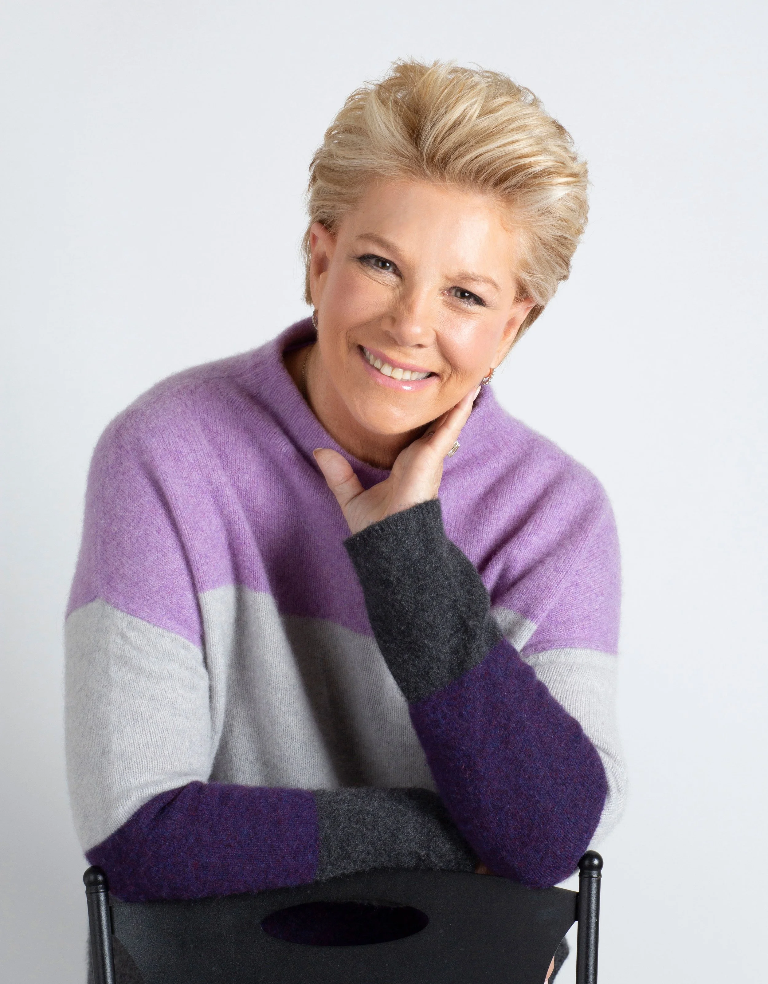  Broadcast journalist Joan Lunden sits for a portrait in her home. For almost two decades, Lunden co-hosted Good Morning America. “Joan Lunden’s Happiness Plan,” Erica Lee for Guideposts. 