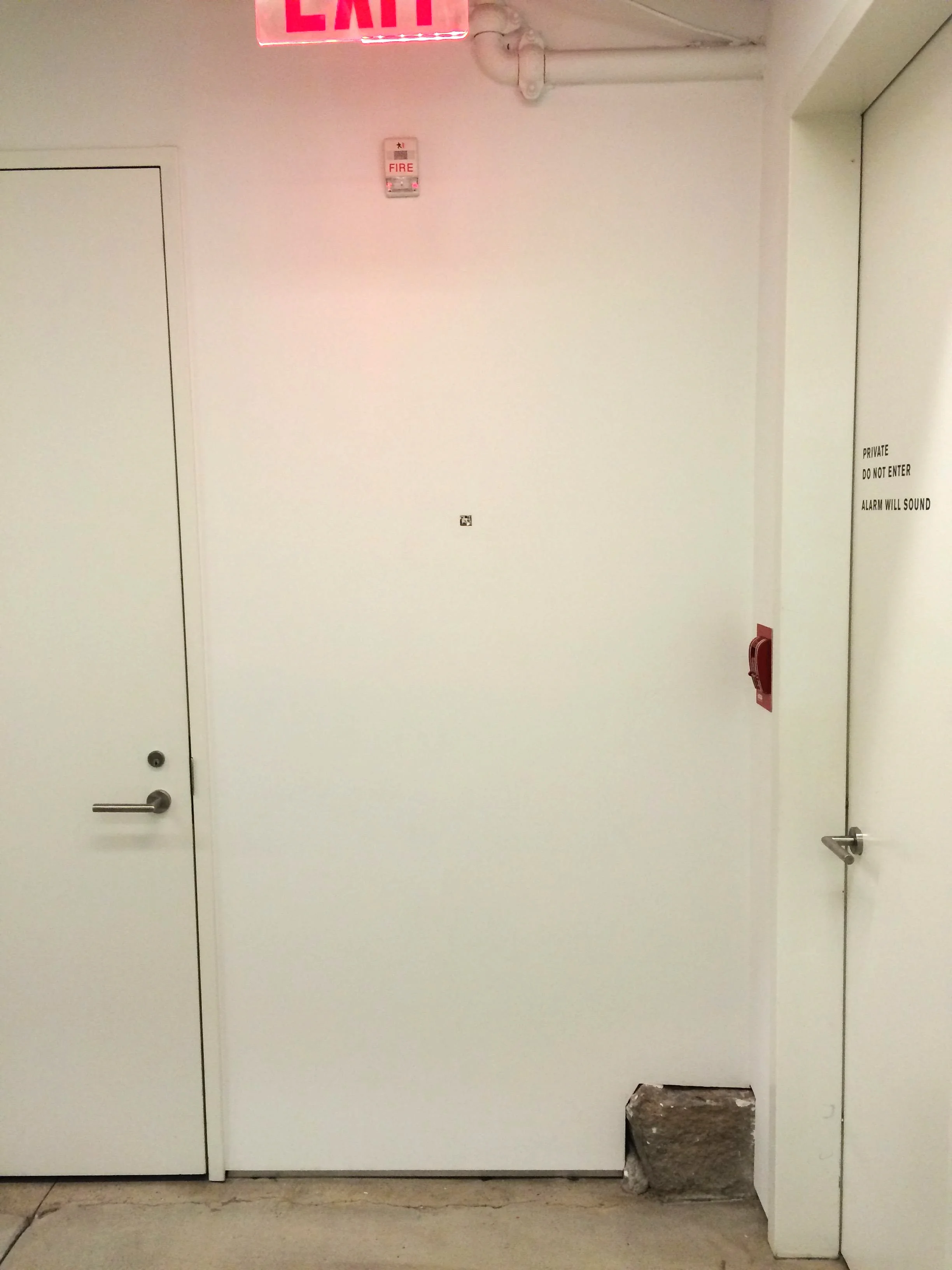Photo by Lise Brenner of James Sheehan painting. Location: downstairs hallway at the Drawing Center . August 2015.