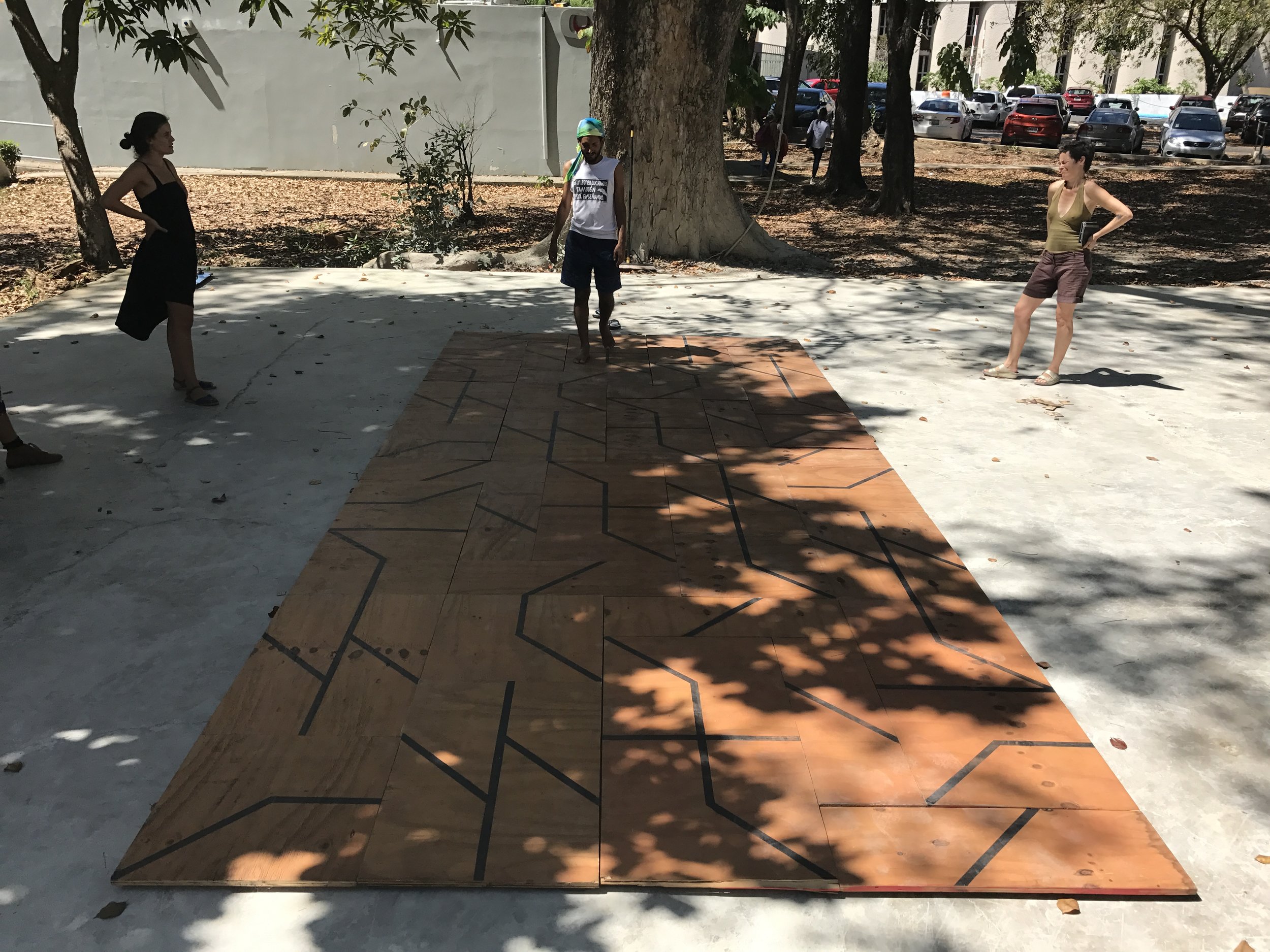 Piso Móvil reinstalled in front of UPR’s Gender Studies Program. Piso Móvil is a platform designed and built by architecture students in 2013/14 in collaboration with Piso Proyecto. It has traveled along way through different spaces. It is in pretty bad shape now. As a conscious decision we have determined it will perish in this space, were a new Piso will arise as part of the collaboration between our students.