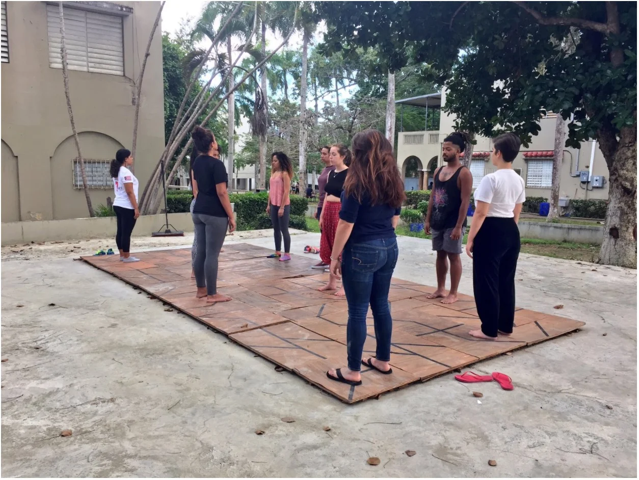 15 marzo 2017. Documentación Prácticas del Cuerpo: Género y Cuerpo, clase en Programa de Mujer y Género, curso que colabora - course collaborating with Do It Ourselves Urbanism / Urbanismo de Autogestión de Profesora Andrea Bauzá, Departamento de Arquitectura, Universidad de Puerto Rico, Río Piedras