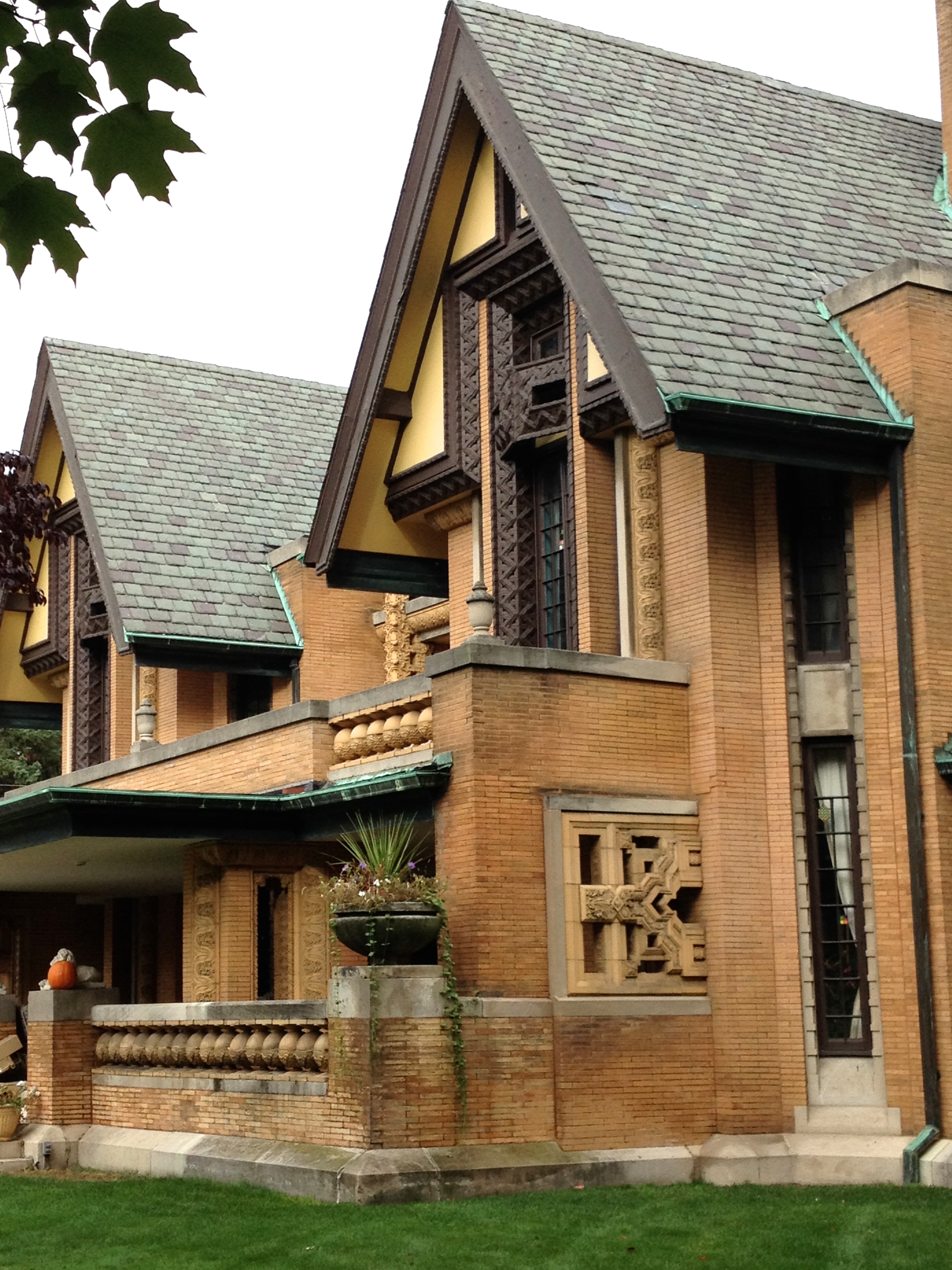 This was definitely the most un-characteristic of Frank's houses. But he blended in his identifying details with what the owner desired very well.