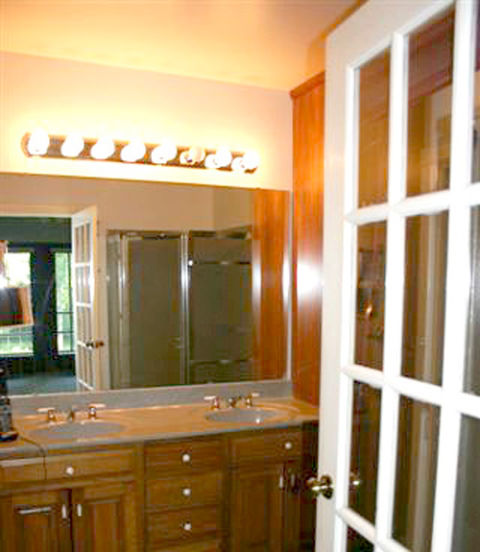 bathroombefore.jpg