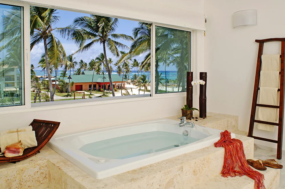 Honeymoon jacuzzi .jpg