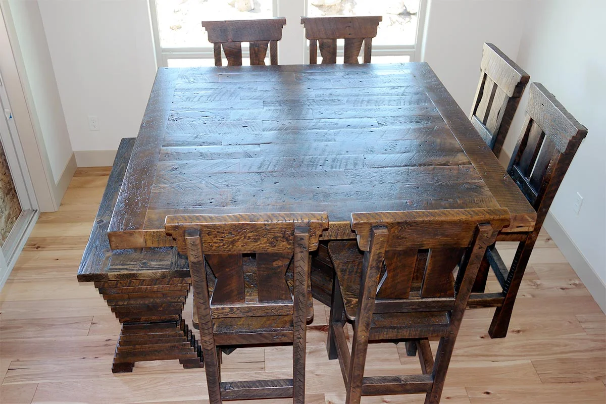 Custom Pub Table