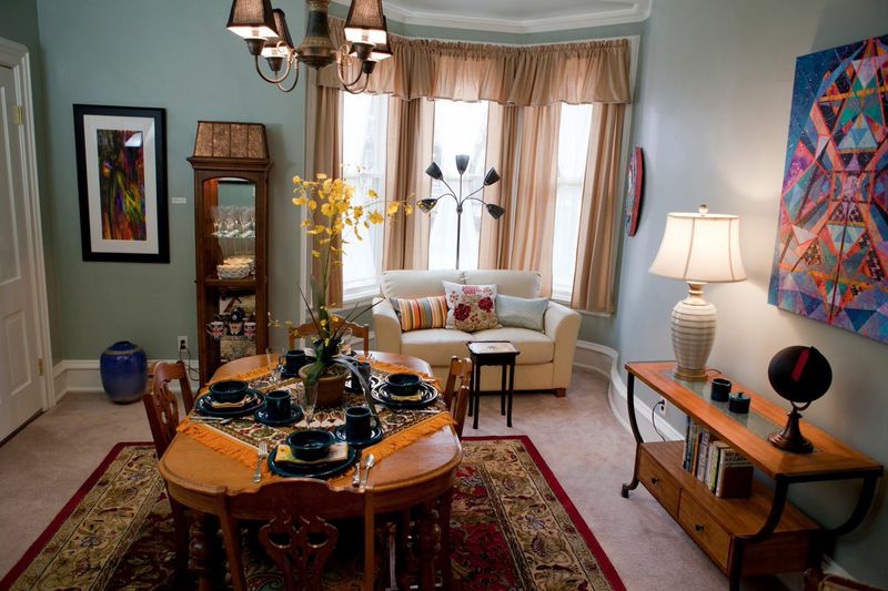 muse_bnb_diningroom.jpg