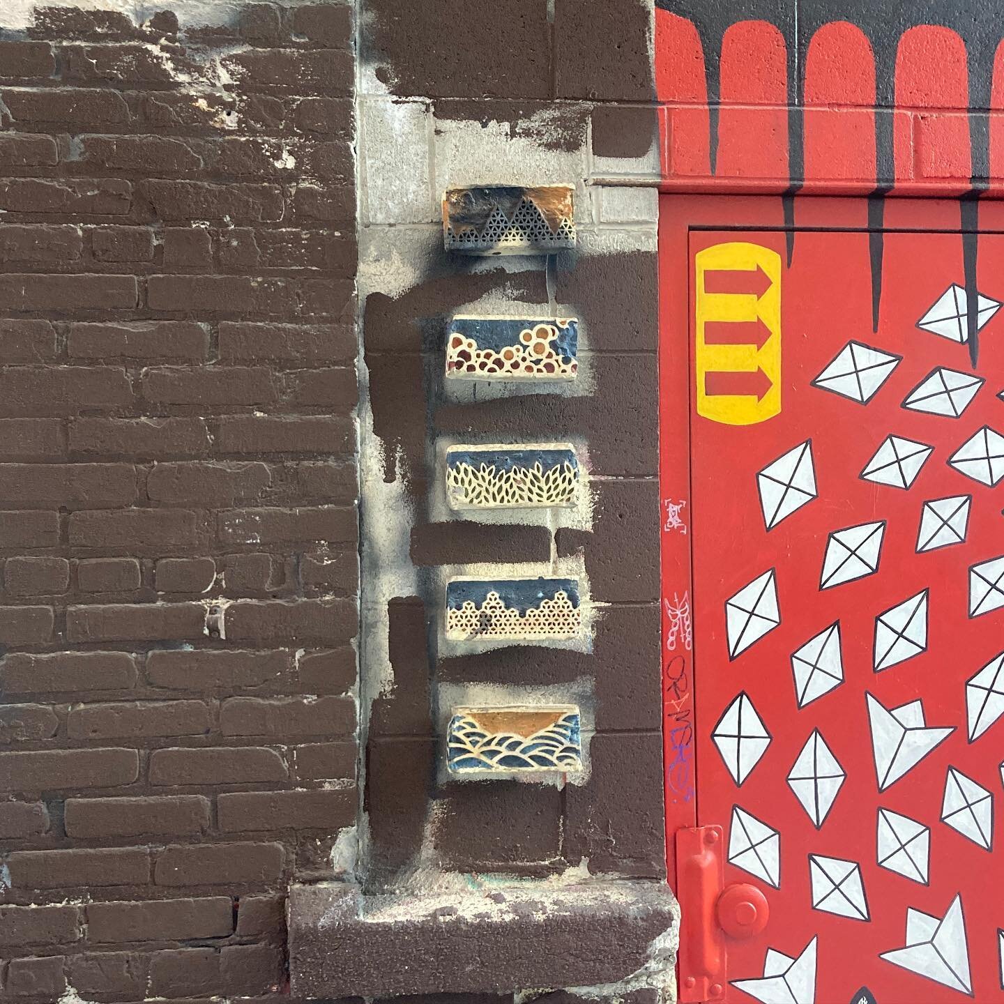 Progression picks. Five year check up. Not a fan of the new brown paint around the bricks, but love the faded colors on the bricks.

@blackcatmke toss a label up there for @atkinsonworks 

#creamcity #creamcitybrick #blackcatalley