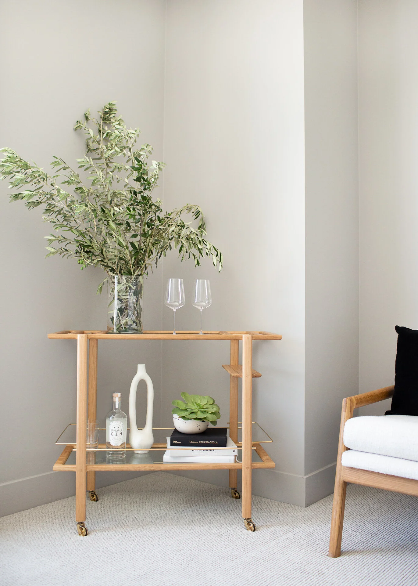 MORESBY OAK BARCART photo by Michelle Mosqueda