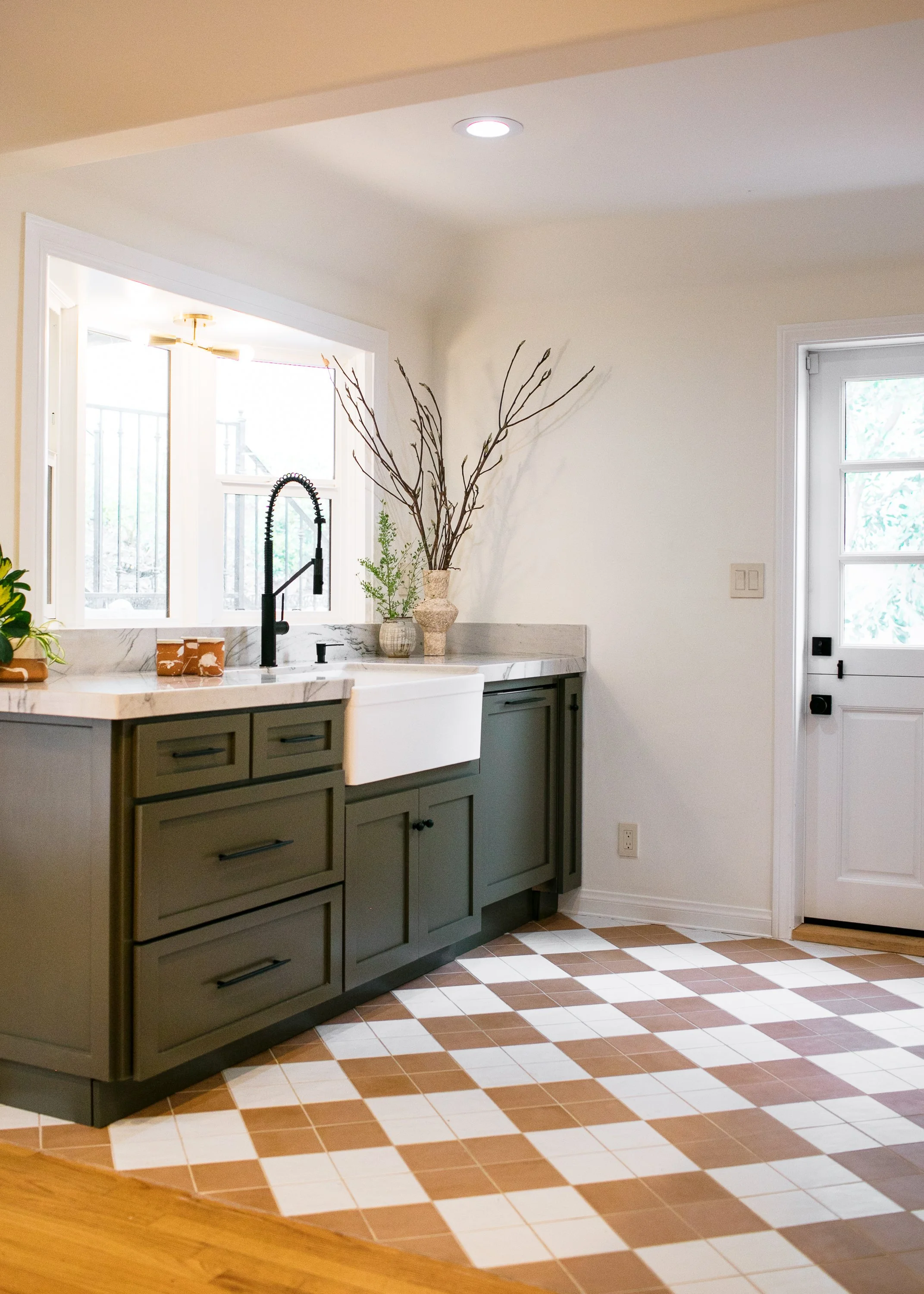 EARL CURATED KITCHEN