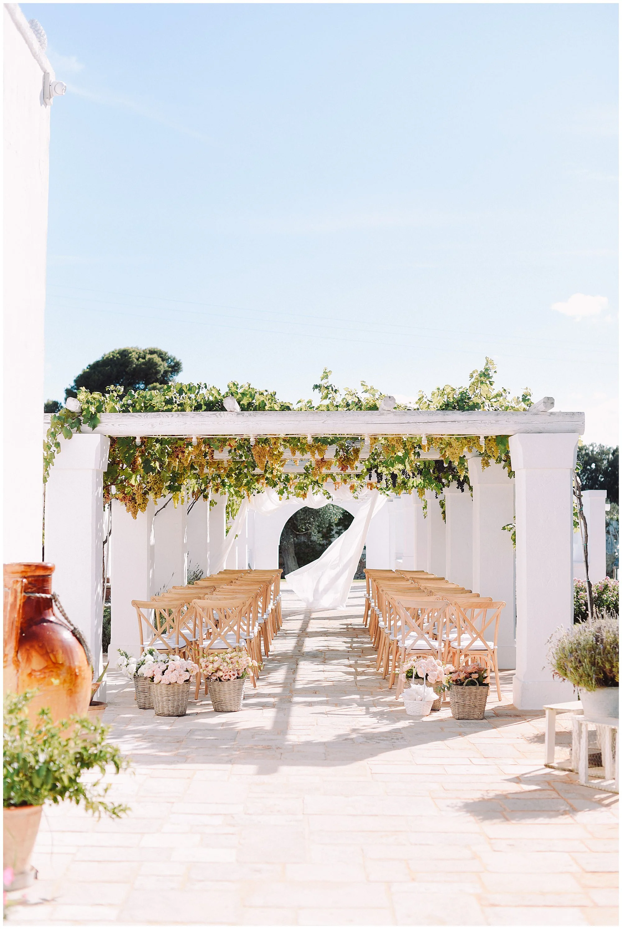 Modern chic wedding style at a whitewashed Masseria in Puglia, Italy