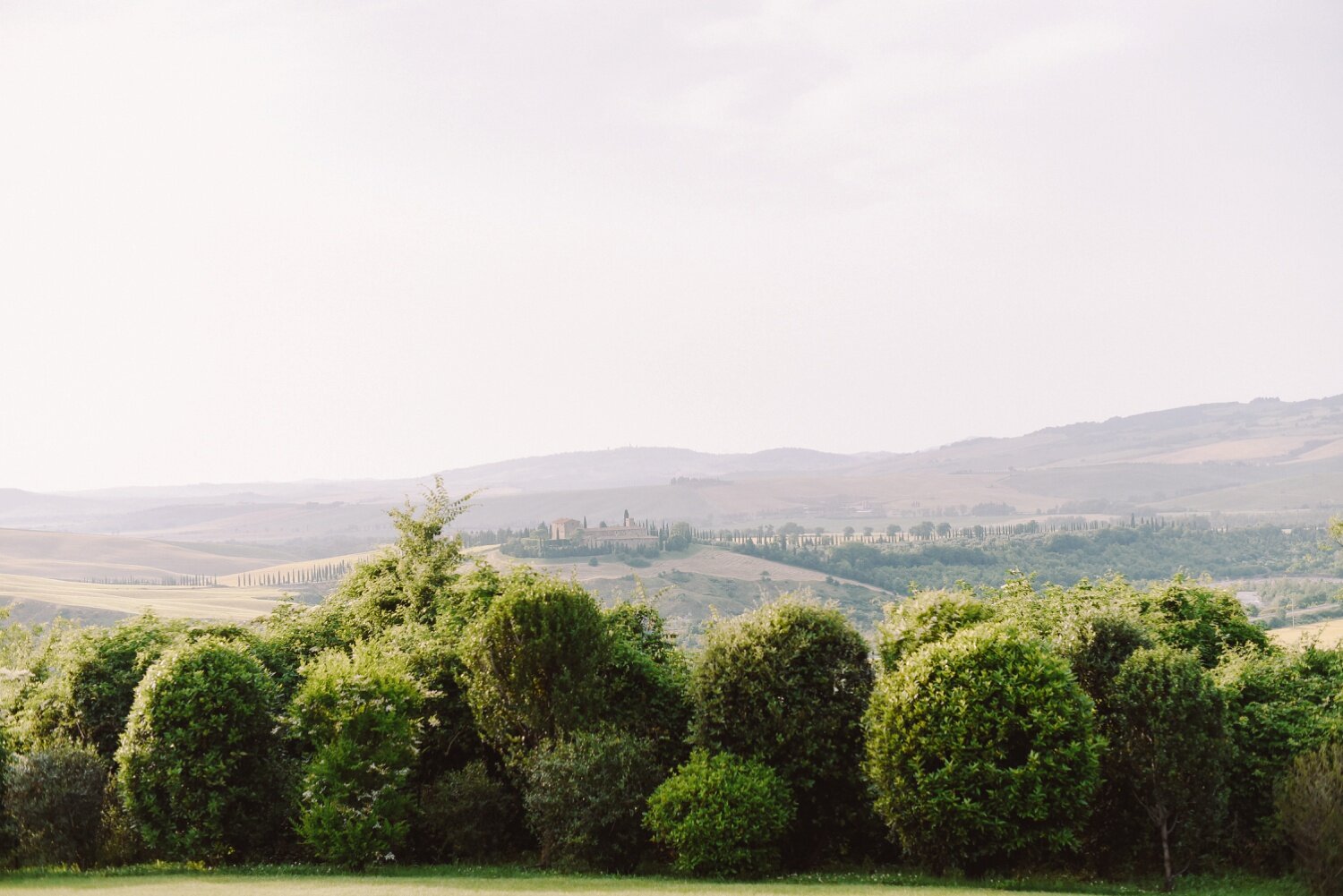 landvphotography_wedding_photographer_tuscany_borgodicastelvecchio_0081.jpg