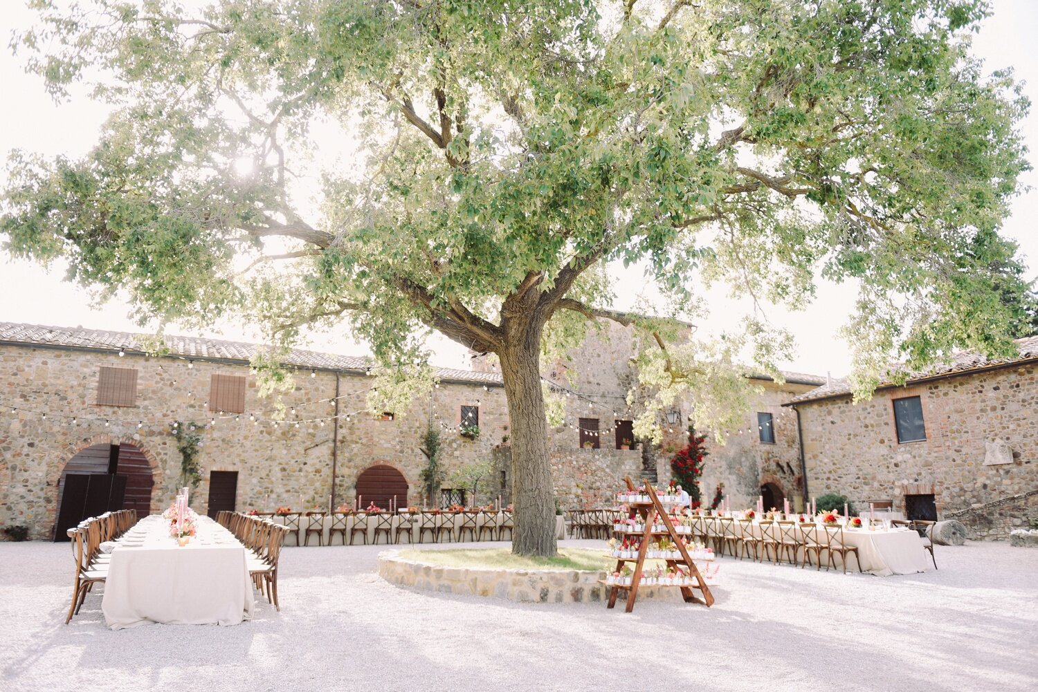 landvphotography_wedding_photographer_tuscany_borgodicastelvecchio_0090.jpg