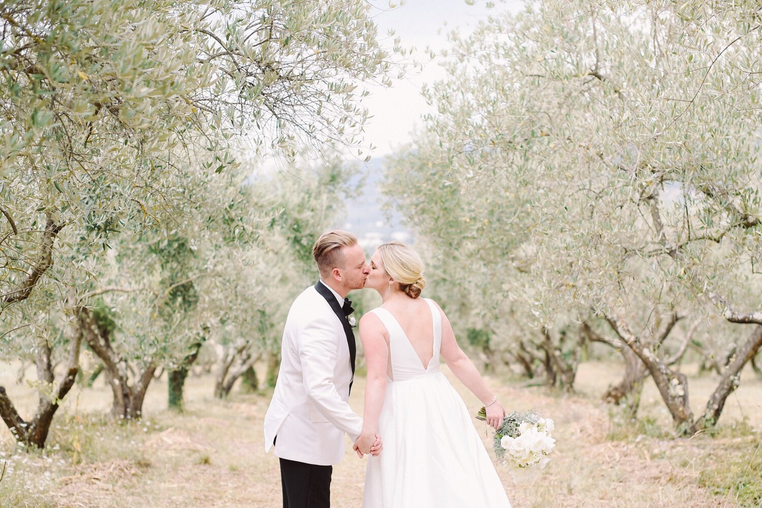 landvphotography_wedding_photographer_tuscany_villamediceadililliano_0189.jpg