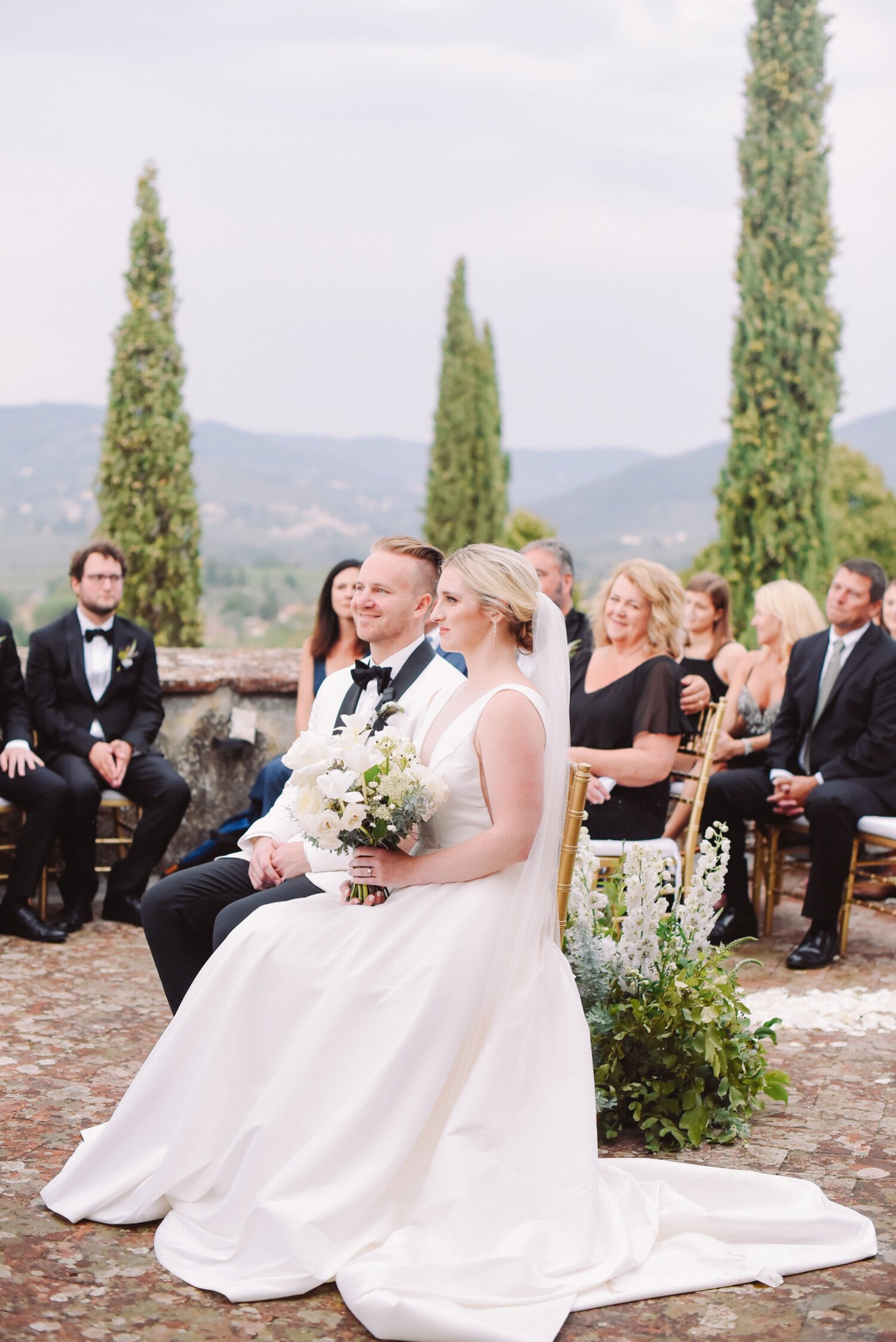 landvphotography_wedding_photographer_tuscany_villamediceadililliano_0196.jpg