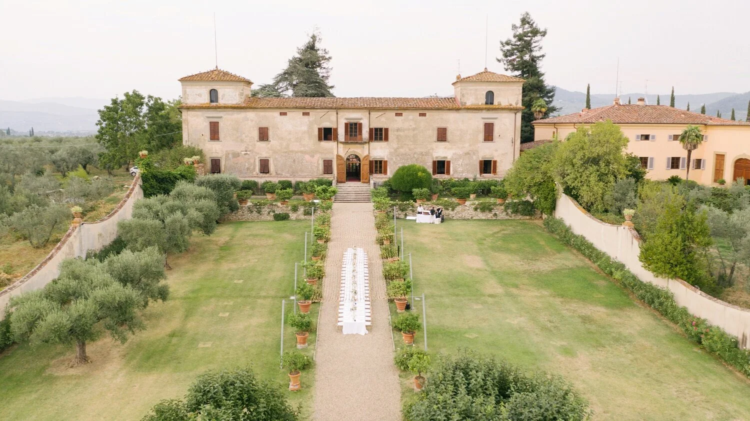 A romantic and stylish destination wedding at Villa Medicea di Lilliano | Florence
