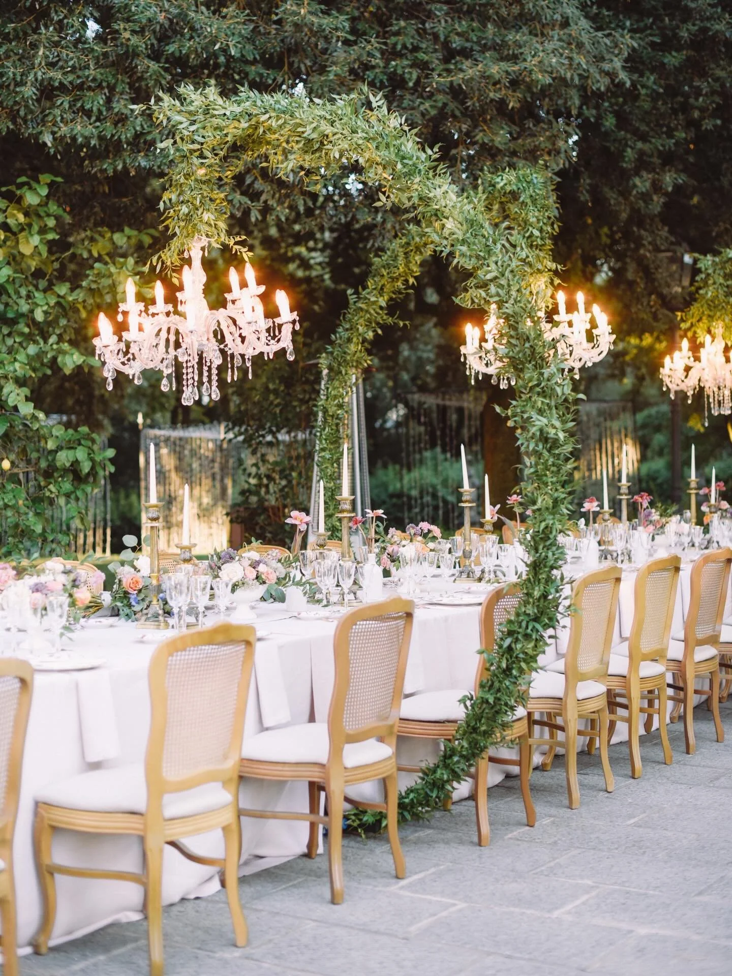 One of your all-time favorite receptions, ours too. 

Venue: @villavalentinibonaparte 
Photographer: @landvphotography 
Flowers: @funkybirdfirenze 
Catering: @preludio_classe_catering 
Dress: @morgan_davies_bridal 
Shoes: @manoloblahnik 
Rings: @nave