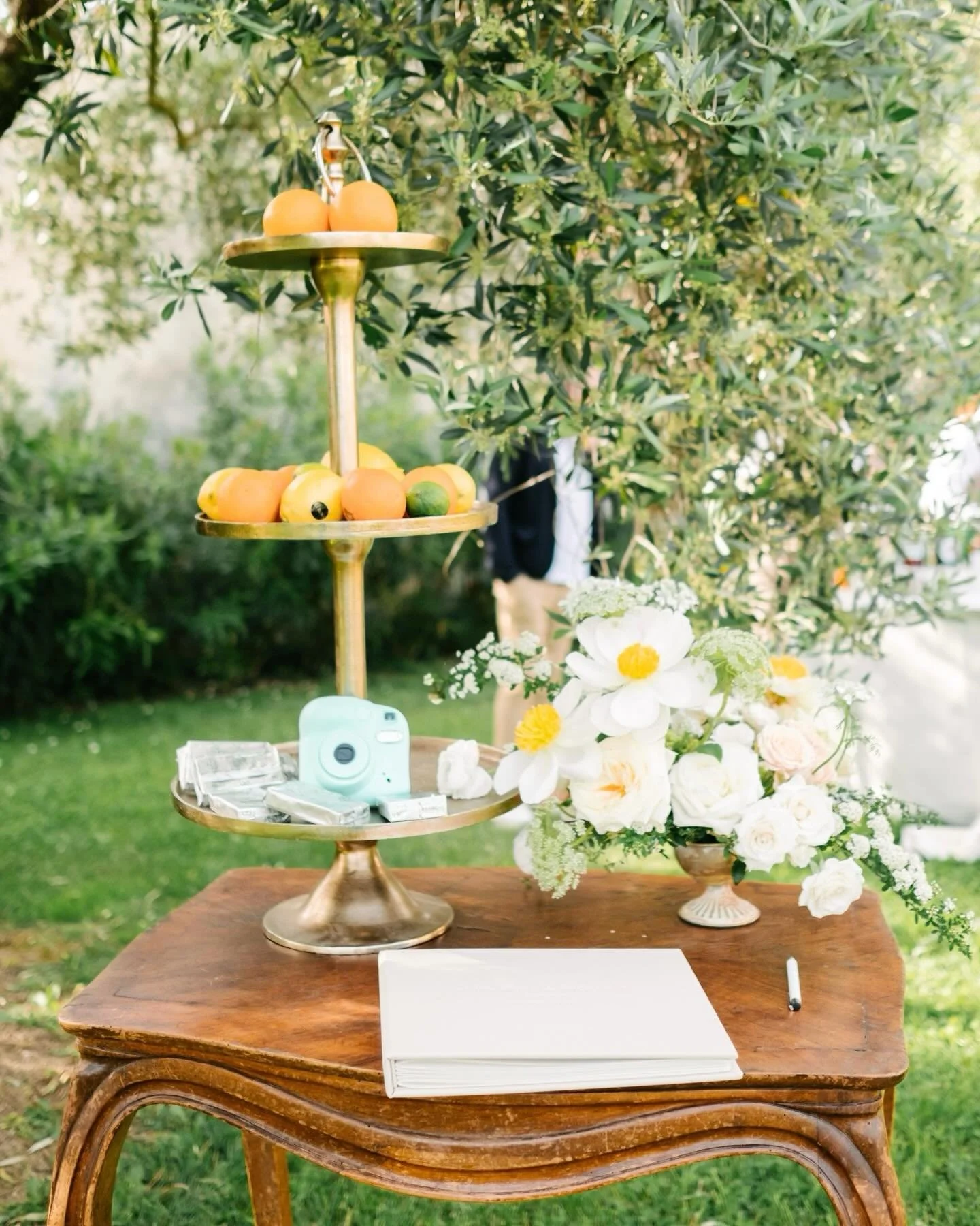 Aperitivo hour, the Italian way.

Sun on the garden, a table of Polaroids filling up with memories, handwritten notes for the guest book, signature cocktails in hand and bites that taste like Italy.

Slow, golden, and just getting started. 

Wp: @ale