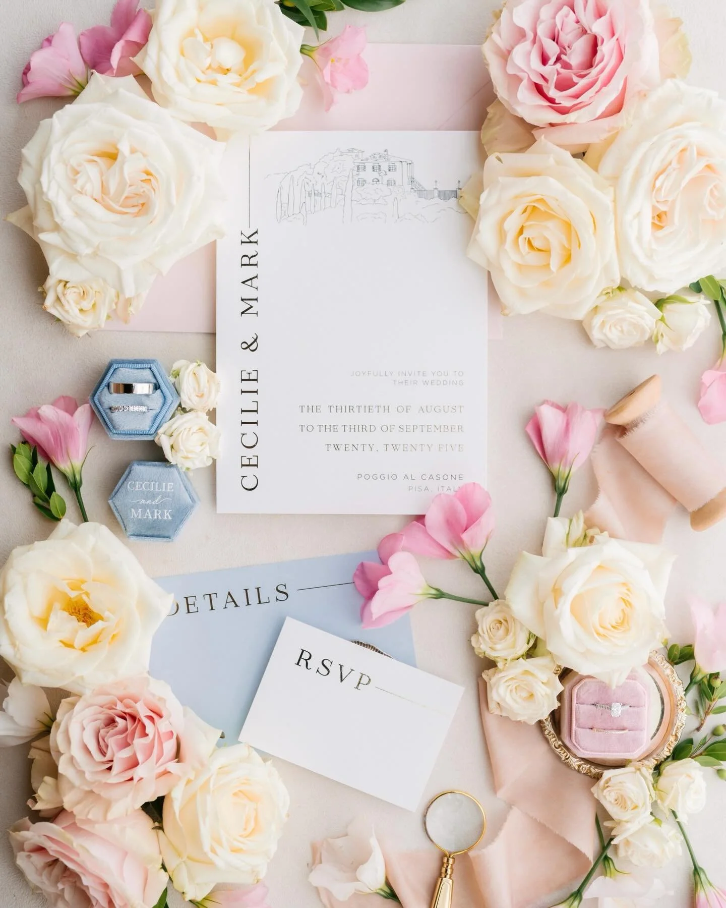 It starts quietly, with paper and intention

A destination wedding often begins here, in the smallest choices, in colors, textures and the feeling you want to share before anything even happens

A first impression that already says everything. 

Wp: 