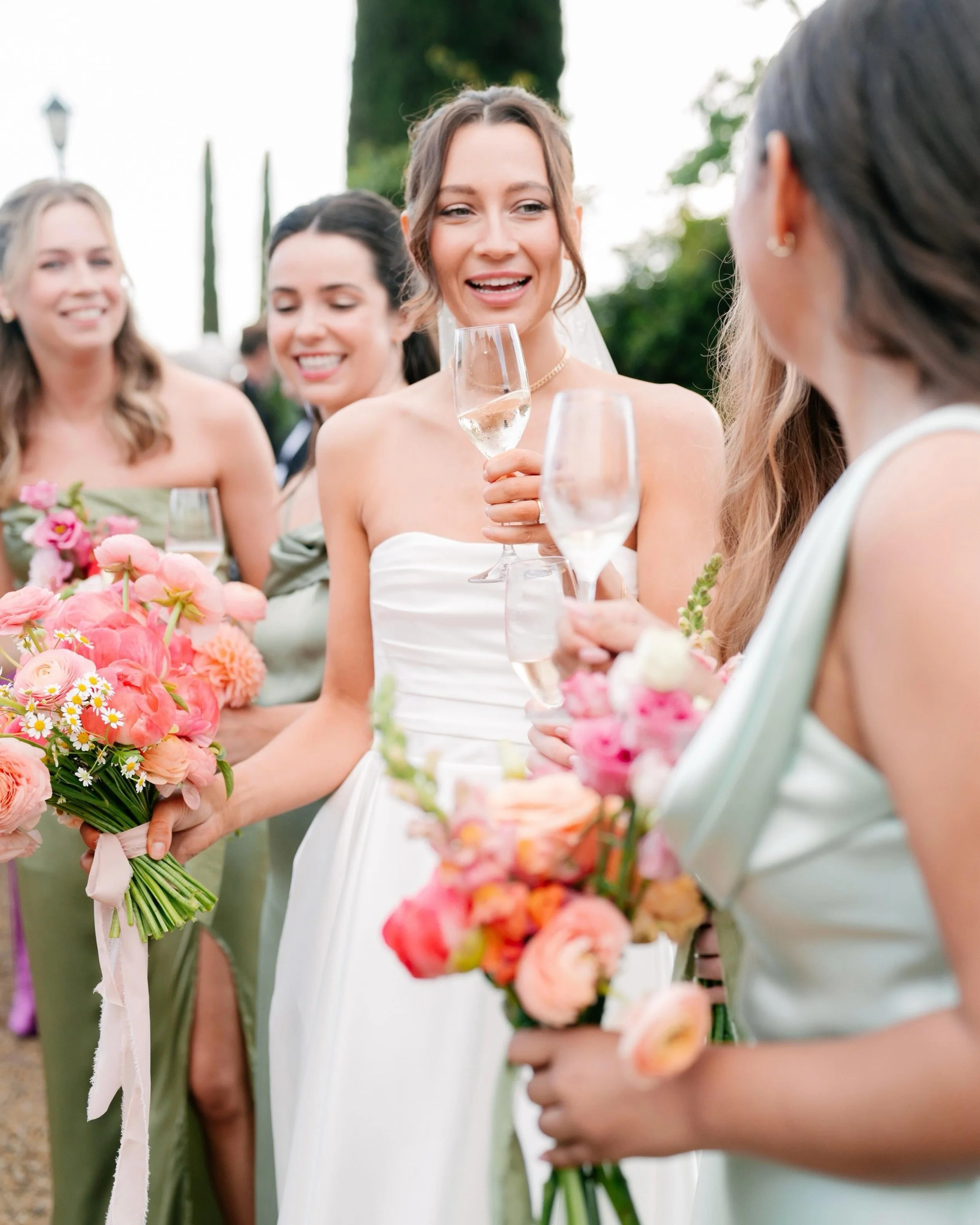 Cheers to love, laughter, and the girls who make every moment brighter.

Wp: @weddingsinternational_official 
Photographer: @landvphotography 
Venue: @villalaselva 
Flowers: @infinitoamoretuscany 
Video: @screenshot_production 
Muah: @angelonennapint