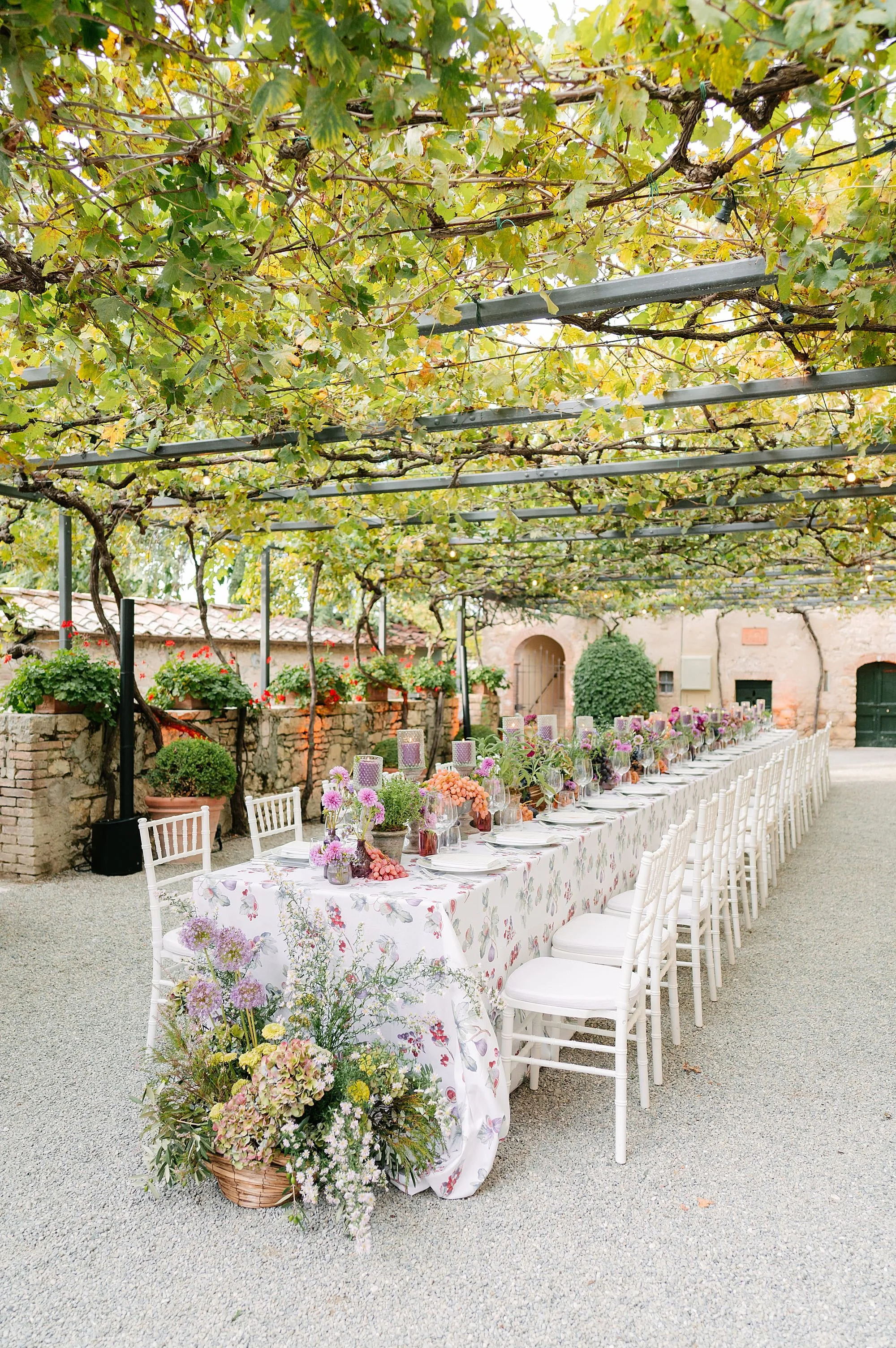 Imperial table, destination wedding rehearsal dinner in Tuscany