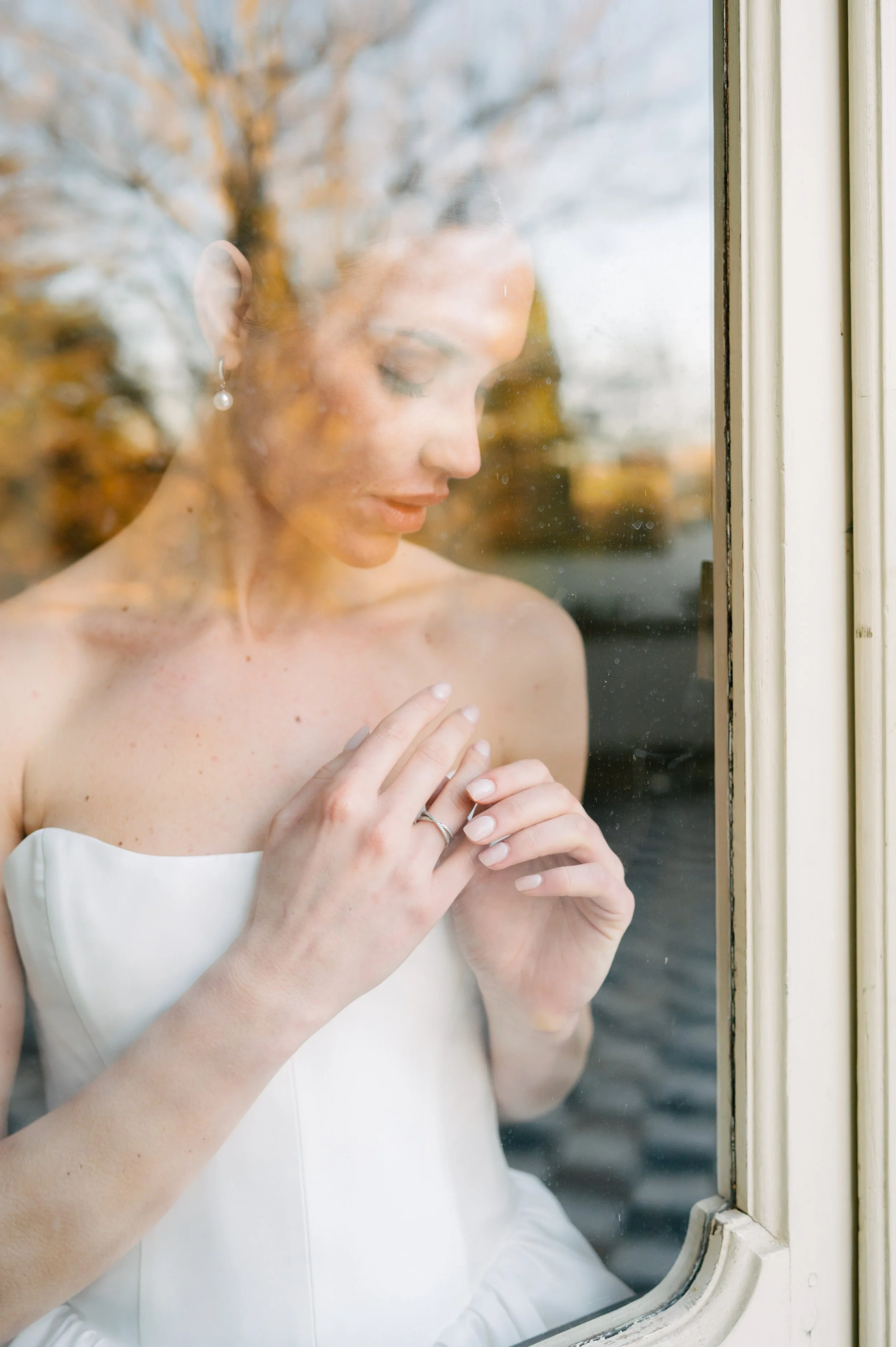 Bride - Luxury editorial wedding photography in Tuscany. Destination wedding in Italy. L&V Photography Letizia Maccarini.