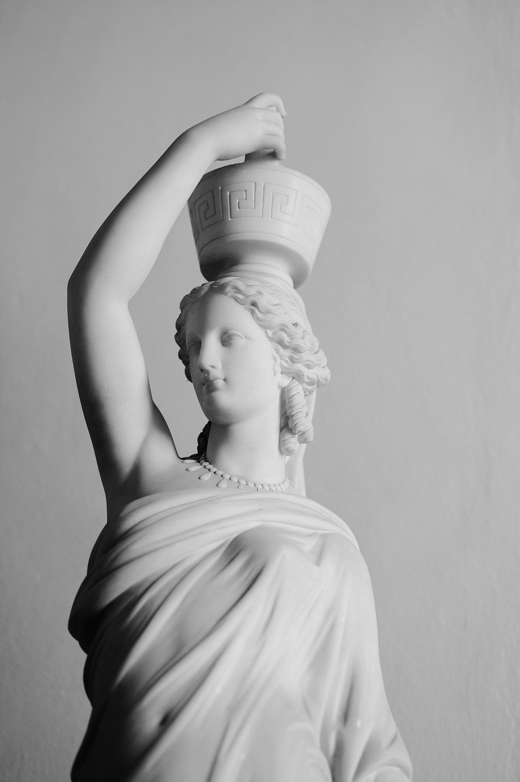 Detail of a statue at Villa Pazzi al Parugiano, destination wedding photography in Italy