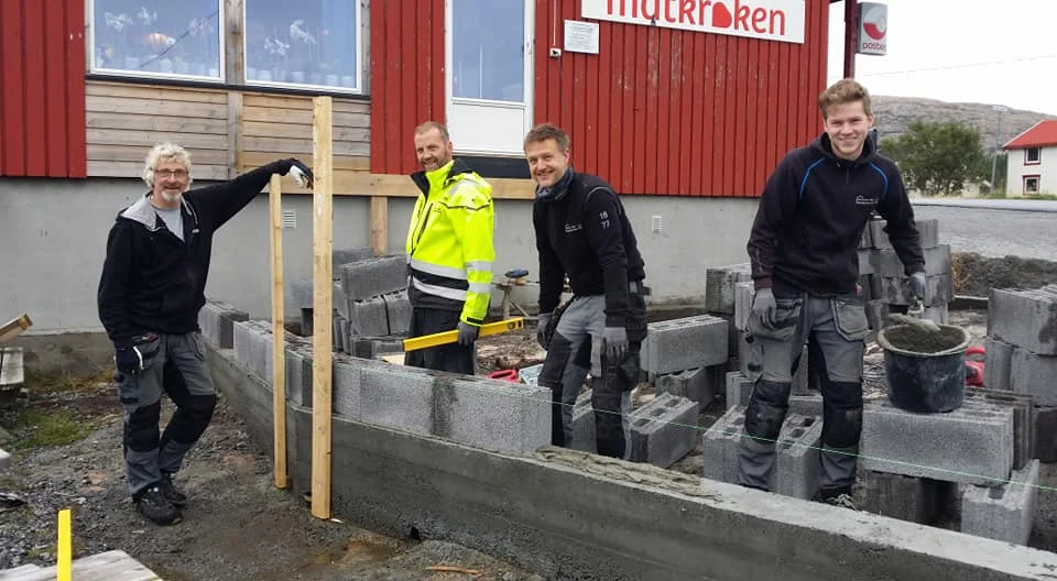 Bygningsarbeid ved butikk