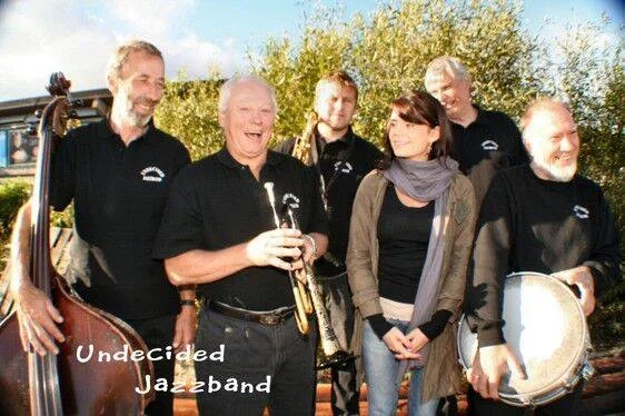 Jazzcafé m/Undecided Jazzband og Helene Sannem Heian Løvik