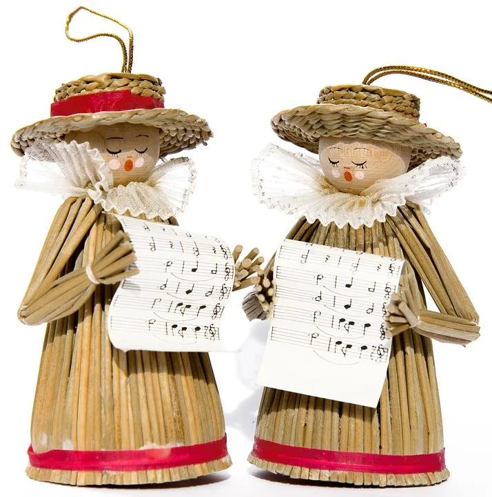 Vi går rundt juletreet og synger julesanger!