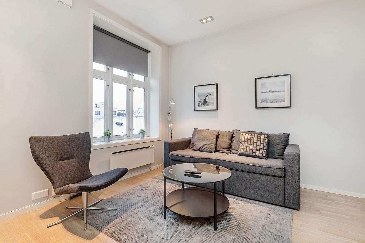 Central newly redecorated 1BR, Free bikes
