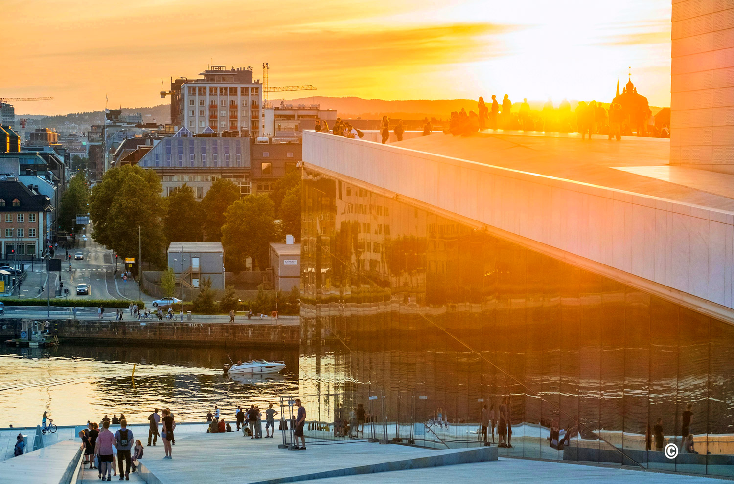 Hva skjer i Oslo — Hva Skjer i Oslo Opplev JW Anderson nye it vesker! | Retro