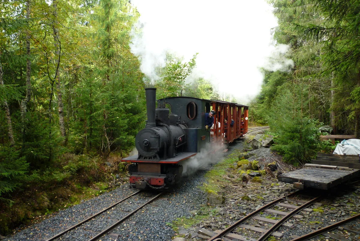Togtur til Julenissehuset  -Kom i julestemning på Lommedalsbanen