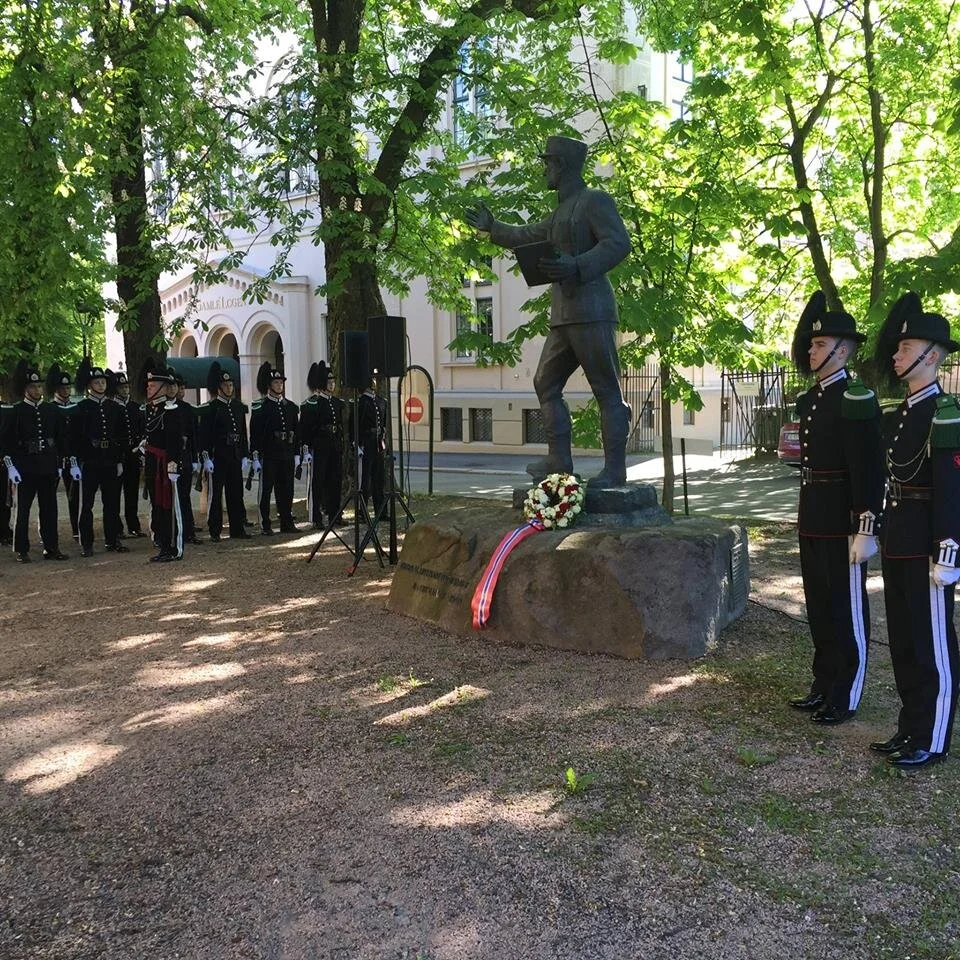17. mai: Tale og kransenedleggelse - Akershus Festning
