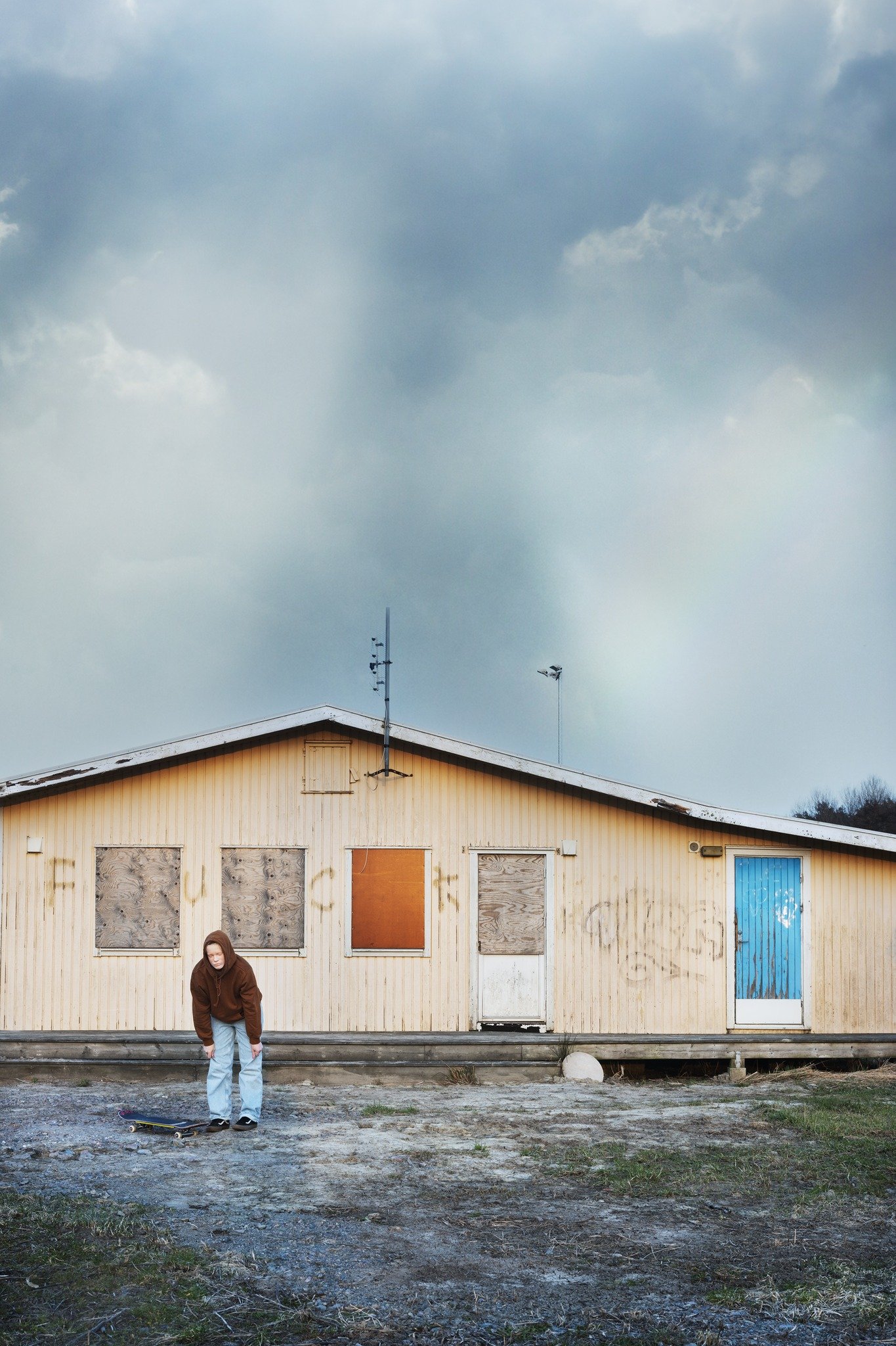 Fellesutstilling: Woman in the shape of… / Dogwalk av Stephanie Sikkes og Malin Griffiths